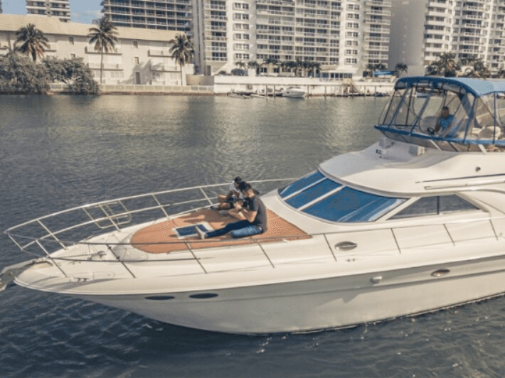 Sea Ray Sedan Brisge 40’