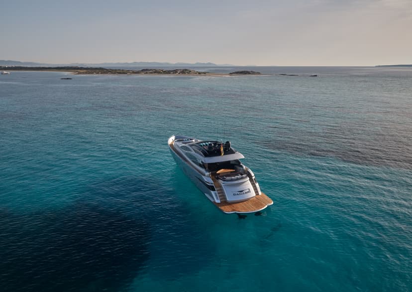 Pershing 90