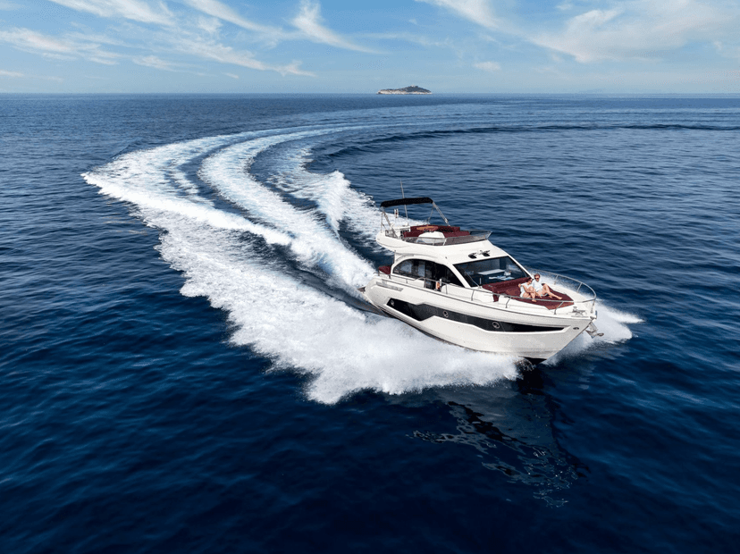 Cranchi — E52 Fly